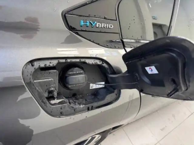 Peugeot 508 hybrid 225 e-eat8 — photo 27