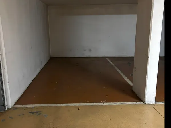 Paris 16 Passy/nicolo loue Parking 12 m2 sécurisé