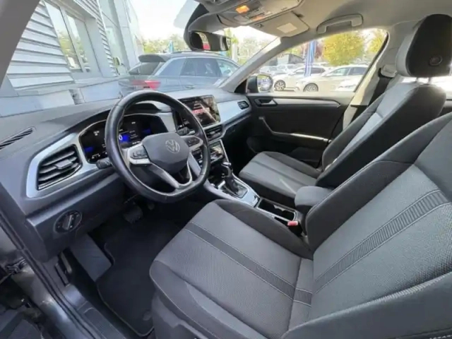 Volkswagen T-Roc 1.5 tsi evo 150ch life plus dsg7 — photo 10