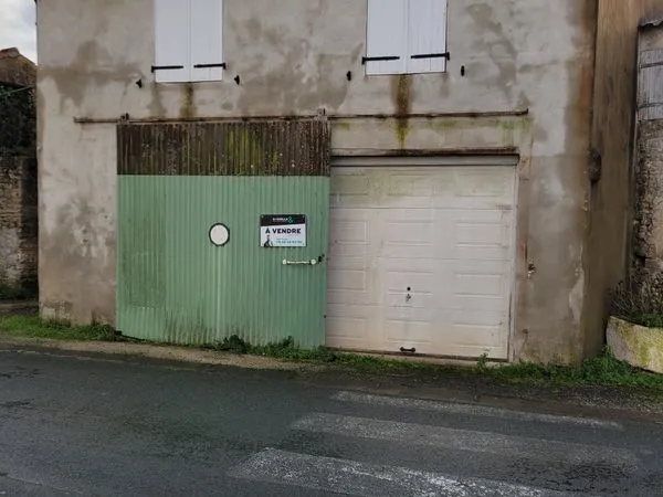 A vendre bâtiment à usage de garage actuellement