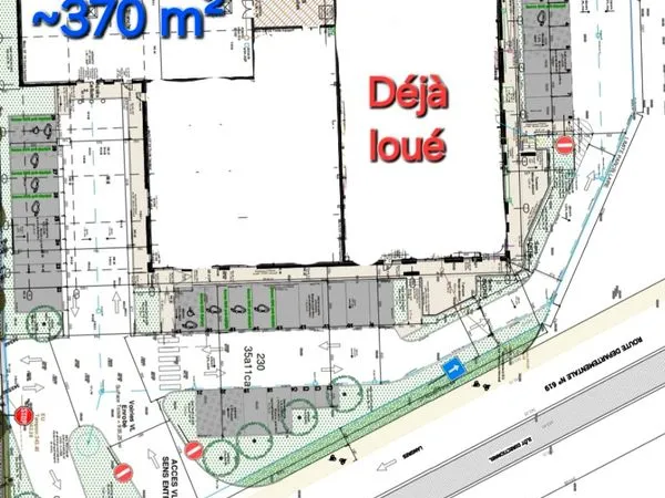 CELLULE COMMERCIALE 370 m² - CHAUMONT - À LOUER