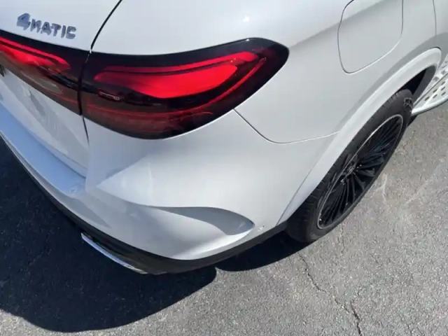 Mercedes Glc 300 de hybrid eq 4matic am — photo 10