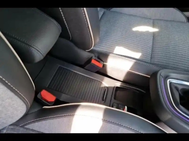 Renault Clio 1.0 tce 90ch techno - 24 — photo 12