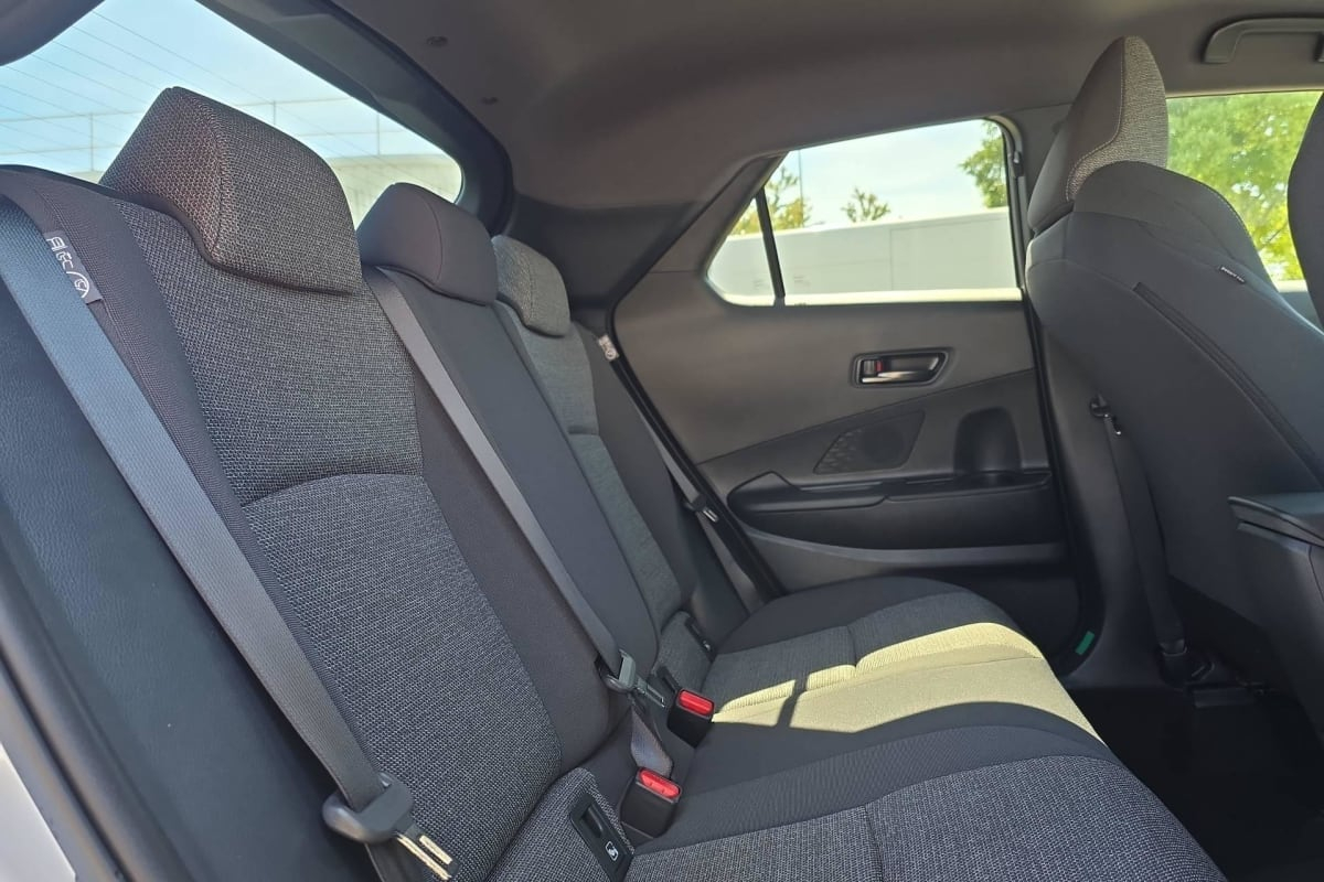 Toyota C-HR — photo 10