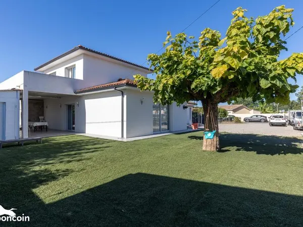Maison 6 pièces 203 m²