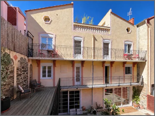 Grande demeure de caractère à 100 m de la Méditerranée - Maison Familiale ou chambres d'hôtes.