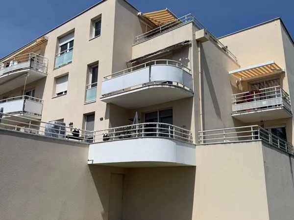 Pau, appartement 50m2, très calme. Terrasse