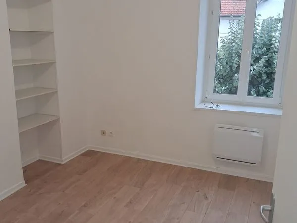 Loue T2 23 m² à Genlis - proche gare