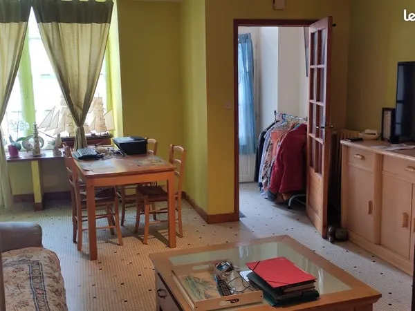 T3 RDC - 73 m² LANVOLLON ctre - cave- parking -1er octobre