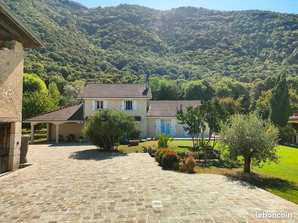 Maison à vendre + dépendance