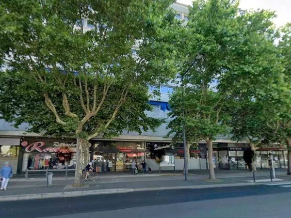 Local commercial 2100 m²