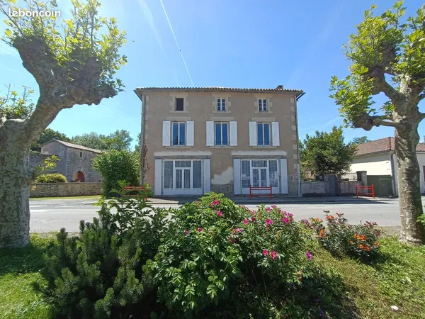 Maison de village 9 pièces 247 m²