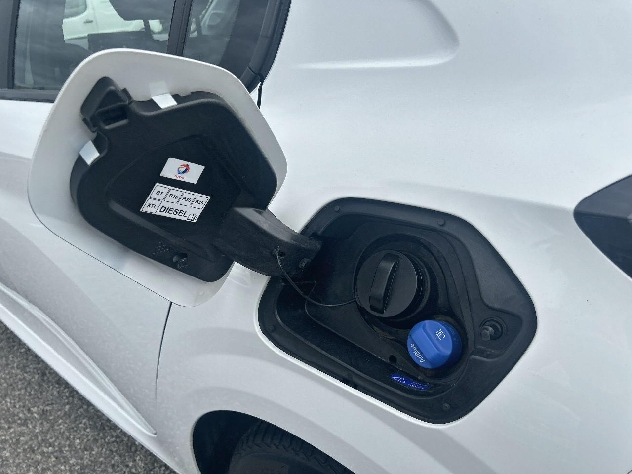 Peugeot 208 1.5 bluehdi 100 premium — photo 12