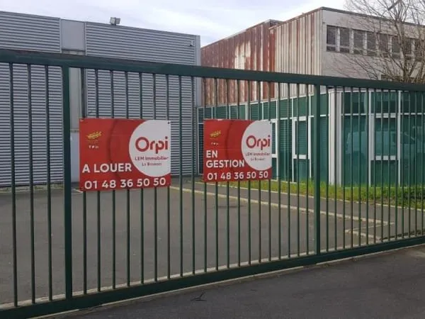 Bureau 180 m²