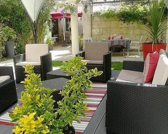 Bar, fonds de commerce, restaurant 273 m² Saintes