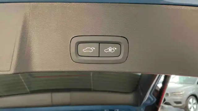 Volvo Xc40 t5 recharge 180+82 ch dct7 — photo 35