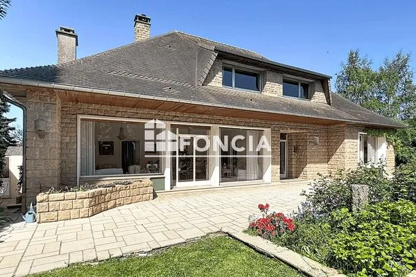 Maison 9 pièces 260 m²