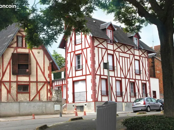 2 pièces - Mini loft en duplex refait par architecte