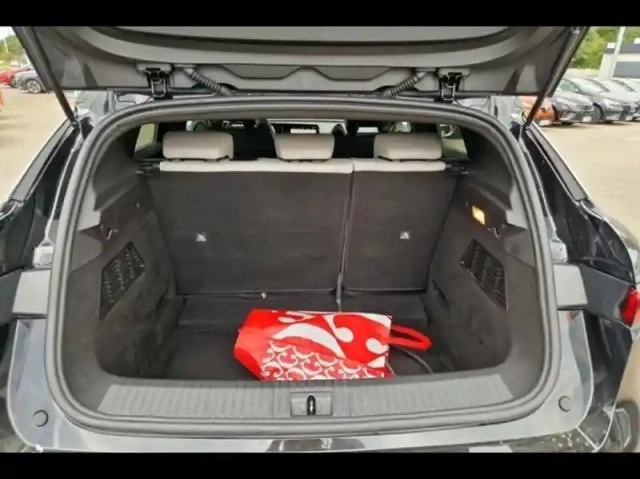 Renault Megane e-tech electric ev60 220ch iconic super charge — photo 12