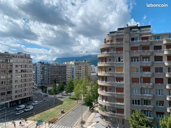 GRENOBLE Gustave Rivet beau F3 de 94.74 m2