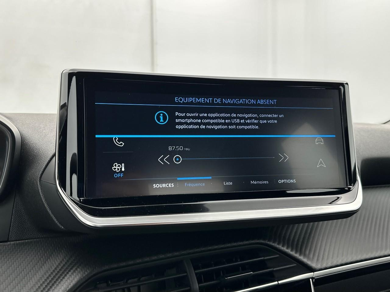 Peugeot 2008 hybrid 145 e-dcs6 style — photo 13