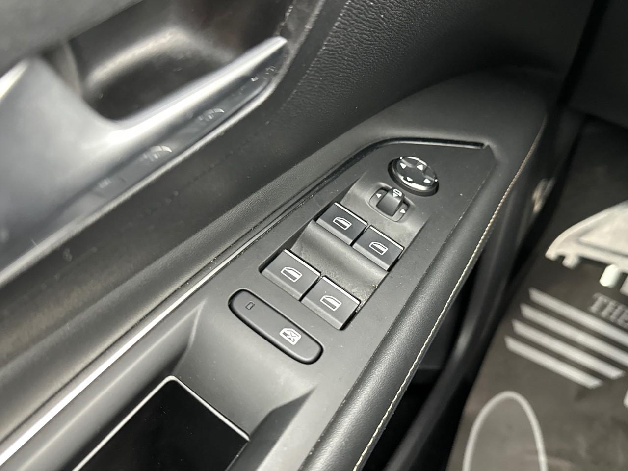 Peugeot 3008 hybrid 225 e-eat8 gt — photo 15
