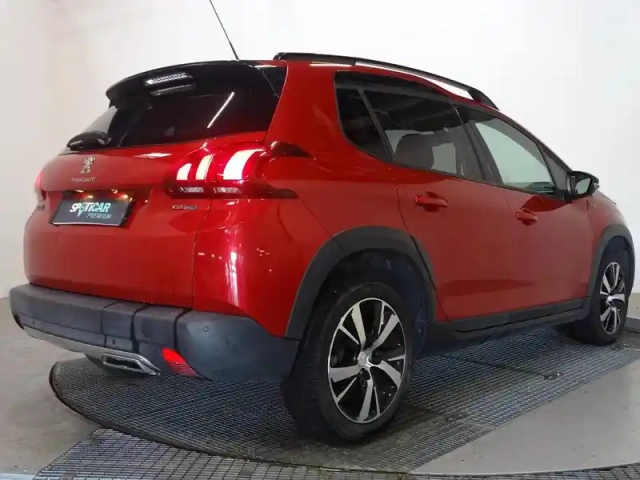 Peugeot 2008 1.2 puretech 110ch gt line s&amp;s — photo 4