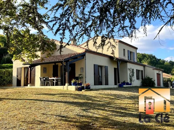 Vente maison 4 chambres, garages et jardin boisé - 6 minutes d'