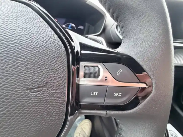 Peugeot 208 hybrid 100 e-dcs6 — photo 81
