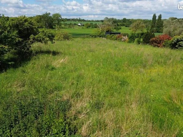 Terrain 1 242 m² Maisons