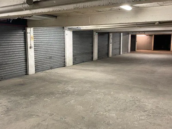Box fermé sécurisé 12m² - Asnières-sur-Seine
