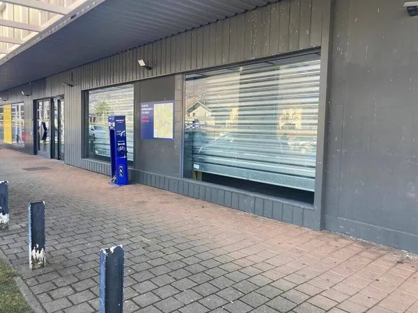 Local commercial 400 m²