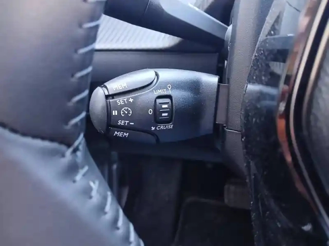 Peugeot 208 electrique 156ch 54 kwh — photo 1