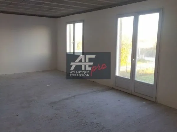 BUREAUX 40 m² DONGES