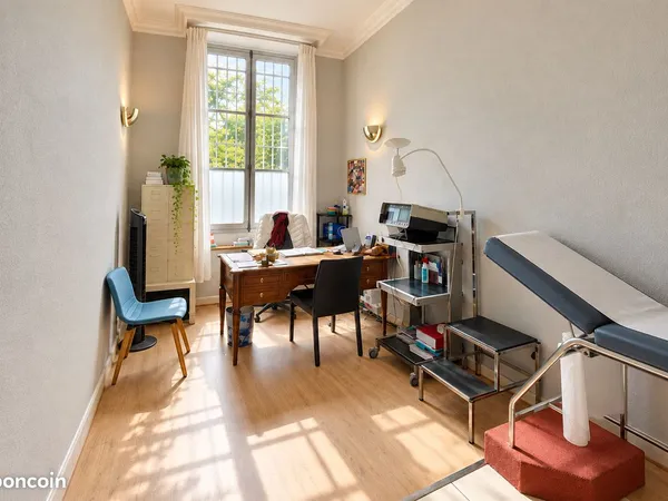 Cabinet médical - Versailles Rive Droite - 43m2