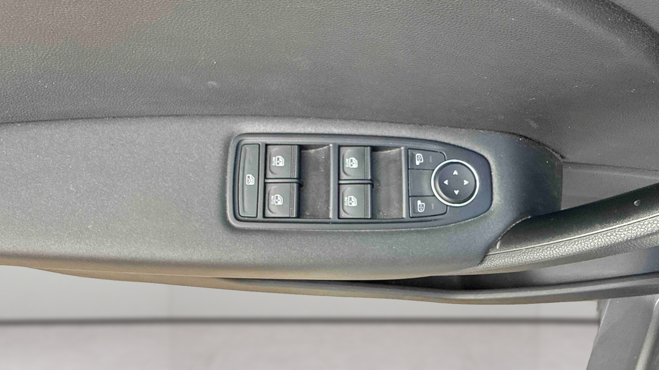 Renault Captur TCe 100 GPL — photo 19