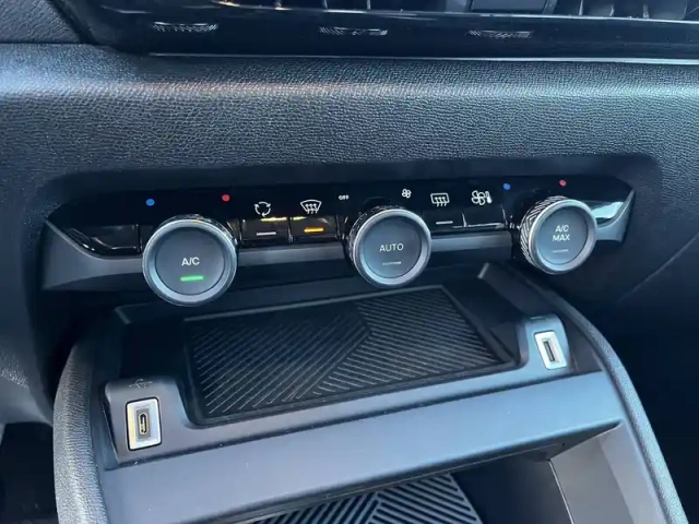 Citroën C4 puretech 130 bvm6 — photo 37