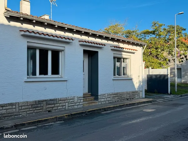 Maison 17700