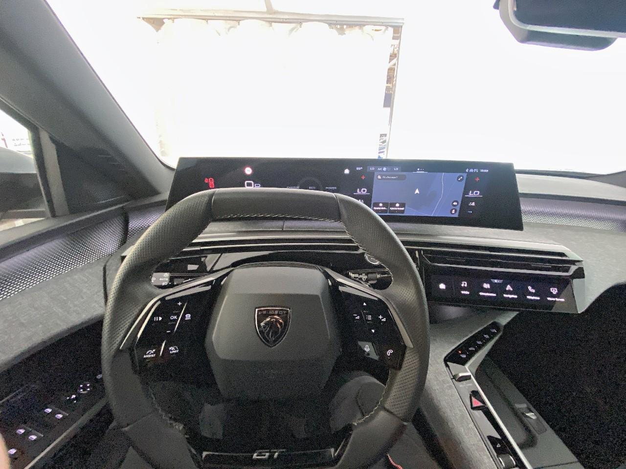 Peugeot 3008 hybrid 145 e-dcs6 gt — photo 12