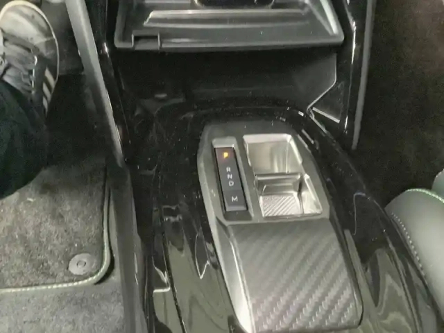 Peugeot 2008 hybrid 145 e-dcs6 — photo 14