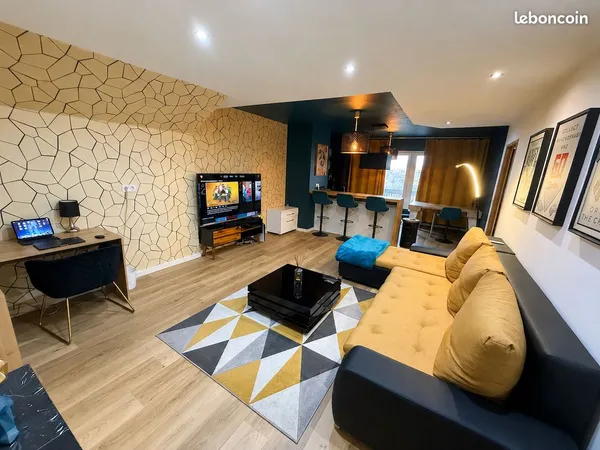 Avignon Intra-Muros - Appartement 81 m² rénové - 2 espaces T2 loués