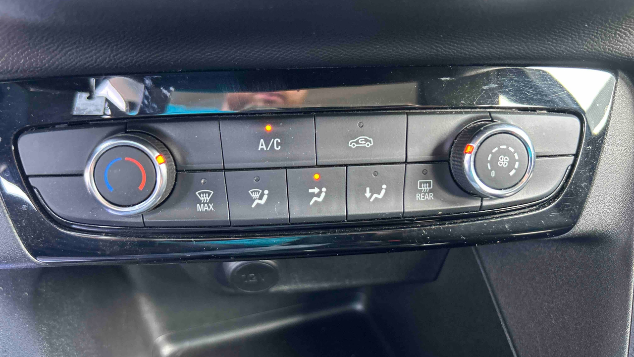 Opel Corsa 1.2 Turbo 100 ch BVM6 — photo 25