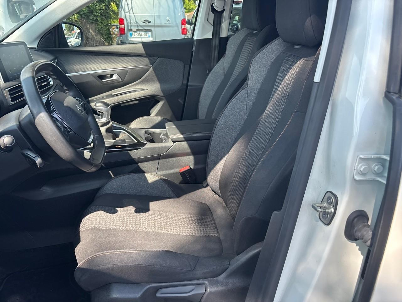 Peugeot 5008 puretech 130ch s&s bvm6 active — photo 8
