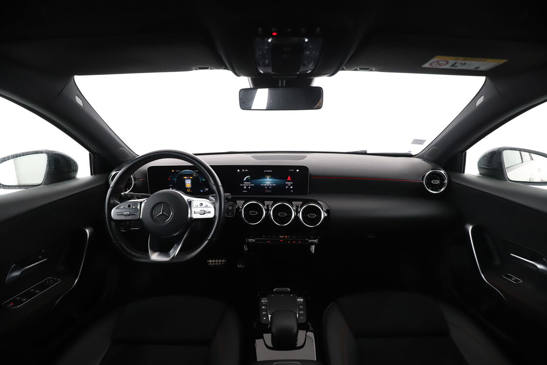Mercedes-Benz Classe A 200 d AMG Line 8G-DCT — photo 11