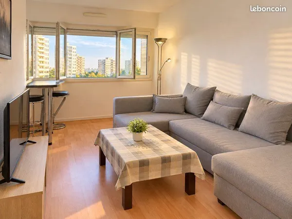 Chambre 12m2 dans grand appartement