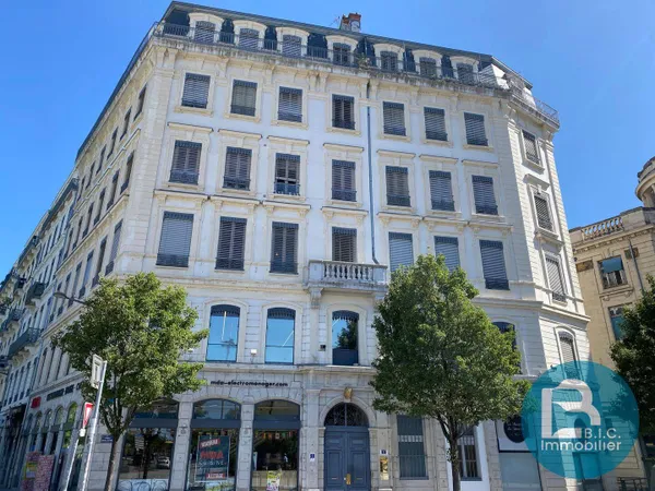 Local commercial 132 m²