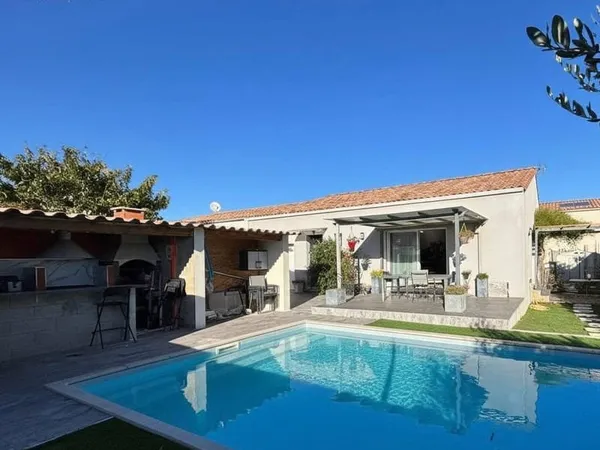 Sauvian !! Belle Villa plain pied avec piscine sur 403 m2 de terrain