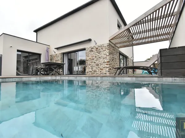 Missilac, maison de 2024, 160m2 avec garage et piscine.