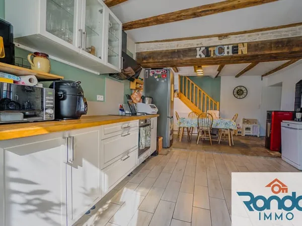 Maison 6 pièces / 3 chambres / 105 m2 / 183 m2 terrain + dép
