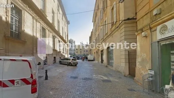 Commerce habillement/textile 130 m²
